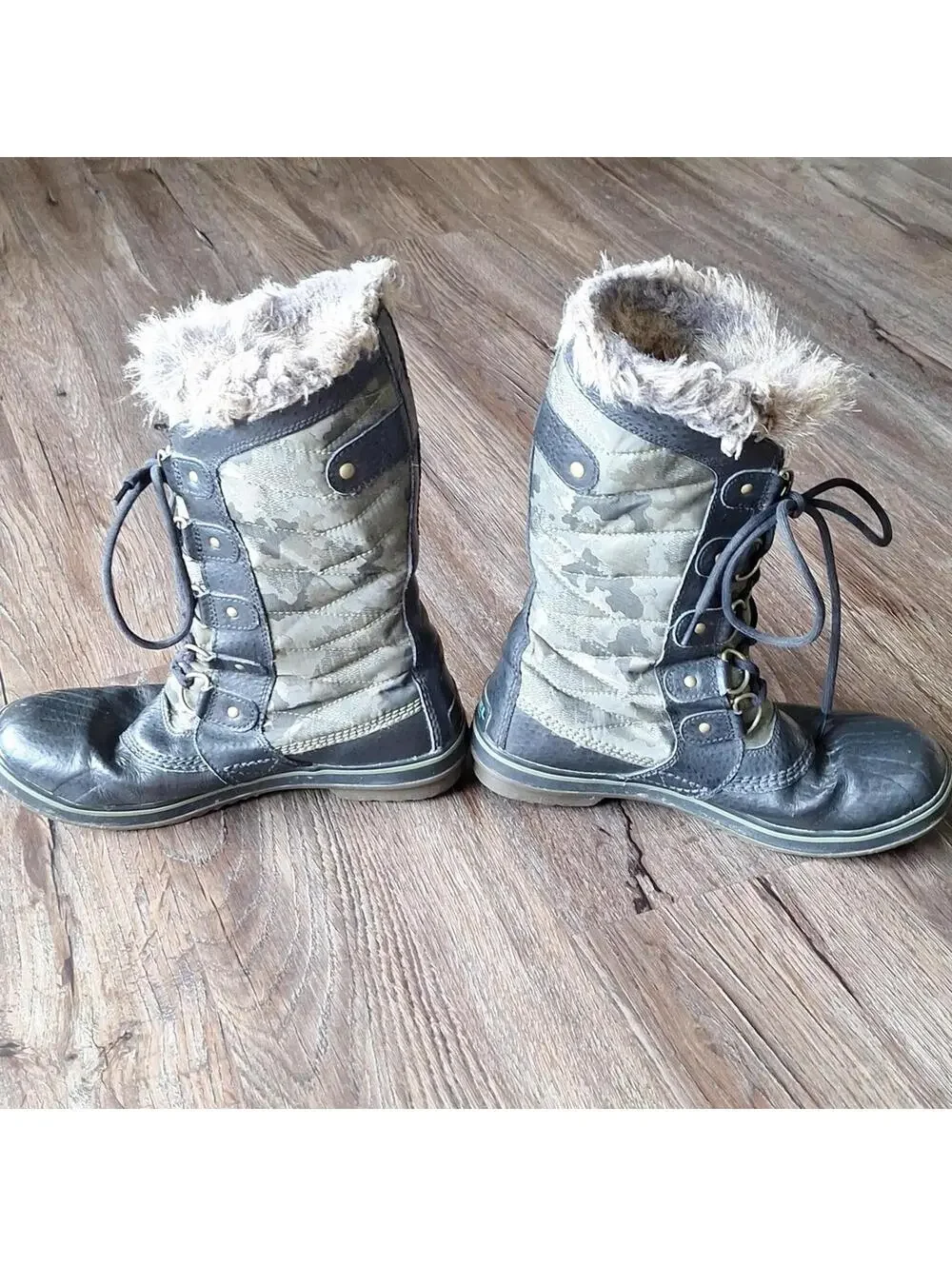 Sorel Womens Green And Black Camo Winter Boot Size 7.5